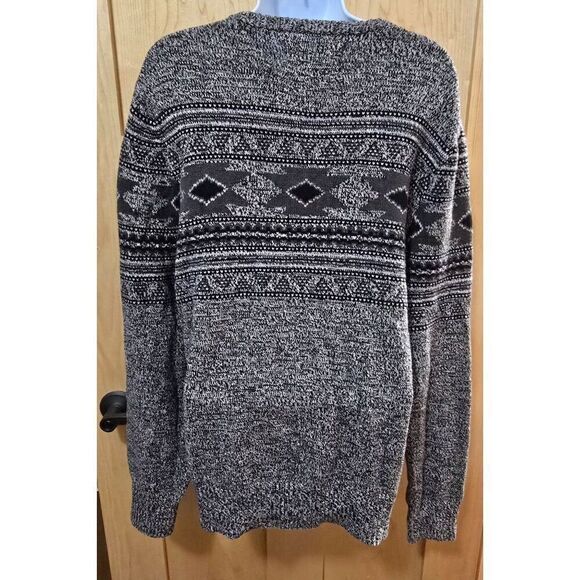 Urban Pipeline Large Knit Black & White Sweater With Geometric Pattern For Men - Picture 3 of 4